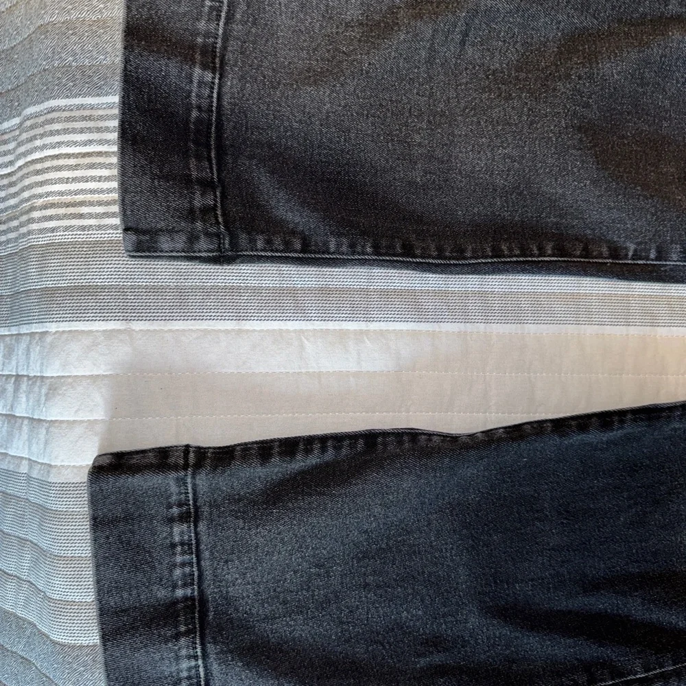 Kut from the Kloth Black Flare Wide Leg Jeans - Picture 2 of 4